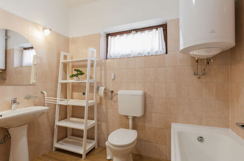 Foto 14 - Casa de 5 quartos em Balatonalmádi com jardim