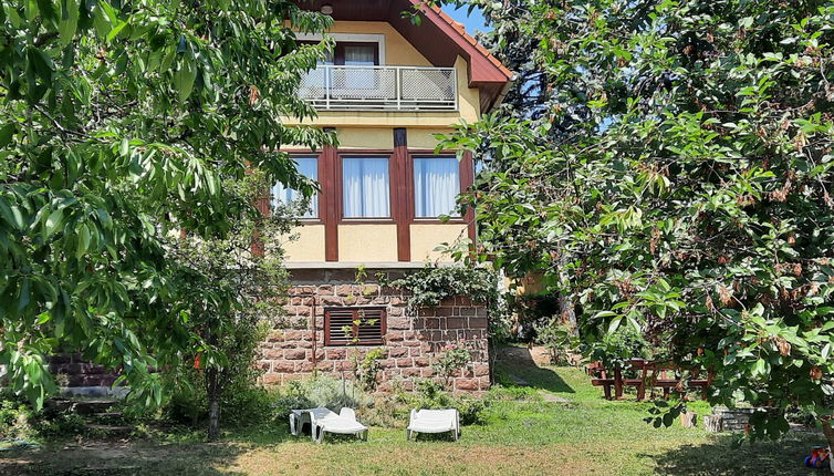 Photo 1 - Maison de 5 chambres à Balatonalmádi avec jardin