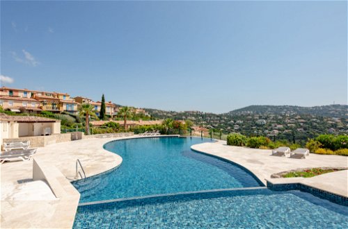 Foto 3 - Appartamento con 2 camere da letto a Roquebrune-sur-Argens con piscina privata e vista mare