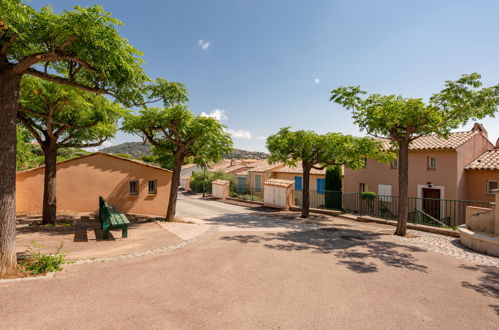 Photo 28 - Appartement de 2 chambres à Roquebrune-sur-Argens avec piscine privée et vues à la mer