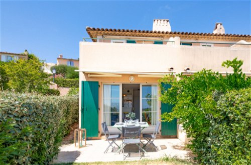 Foto 4 - Apartamento de 2 habitaciones en Roquebrune-sur-Argens con piscina privada y vistas al mar