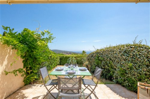 Foto 5 - Apartamento de 2 habitaciones en Roquebrune-sur-Argens con piscina privada y vistas al mar