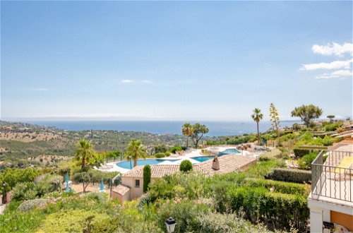 Foto 2 - Apartamento de 2 quartos em Roquebrune-sur-Argens com piscina privada e vistas do mar