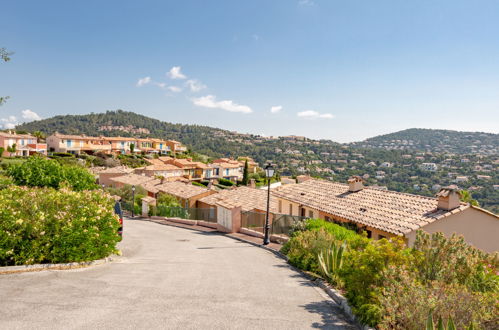 Photo 23 - Appartement de 2 chambres à Roquebrune-sur-Argens avec piscine privée et vues à la mer