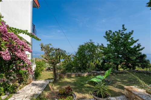 Foto 20 - Apartamento en Lovran con jardín y vistas al mar