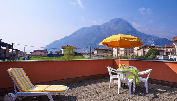 Apartamento de 3 quartos em Dongo com jardim e terraço - Foto 2