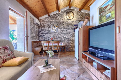 Foto 5 - Haus mit 1 Schlafzimmer in Marčana mit schwimmbad und garten