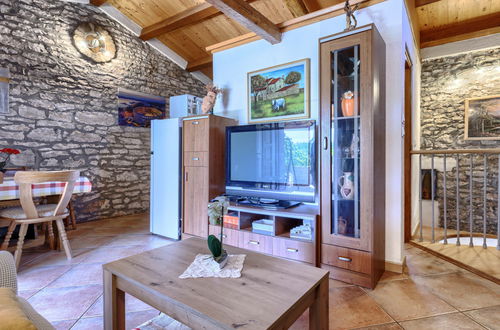 Foto 8 - Haus mit 1 Schlafzimmer in Marčana mit schwimmbad und garten