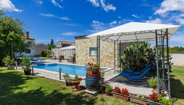 Foto 1 - Haus mit 1 Schlafzimmer in Marčana mit schwimmbad und garten