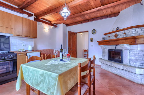 Foto 4 - Apartment mit 2 Schlafzimmern in Kanfanar mit schwimmbad und garten