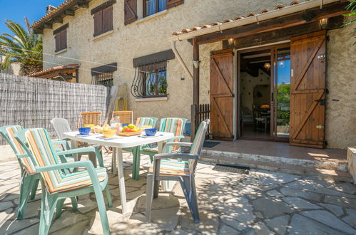 Photo 20 - Maison de 2 chambres à Saint-Cyr-sur-Mer avec jardin et terrasse