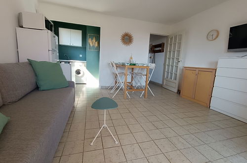 Photo 21 - 1 bedroom Apartment in Saint-Raphaël with swimming pool