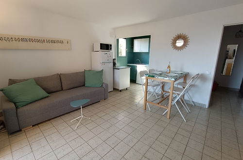 Photo 10 - 1 bedroom Apartment in Saint-Raphaël with swimming pool