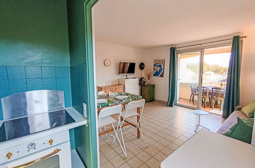 Photo 12 - 1 bedroom Apartment in Saint-Raphaël with swimming pool