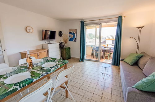 Photo 4 - 1 bedroom Apartment in Saint-Raphaël with swimming pool