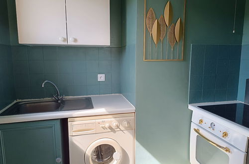 Photo 16 - 1 bedroom Apartment in Saint-Raphaël with swimming pool