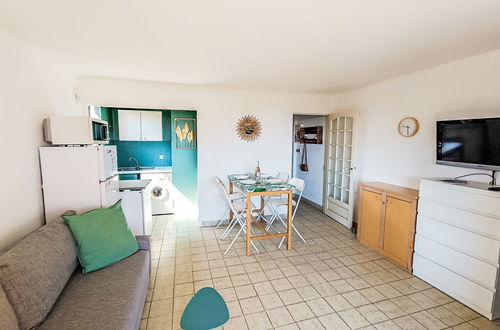 Photo 7 - 1 bedroom Apartment in Saint-Raphaël with swimming pool