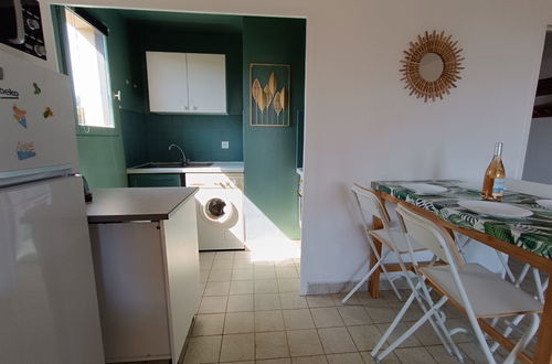 Photo 11 - 1 bedroom Apartment in Saint-Raphaël with swimming pool