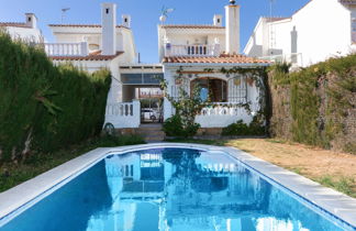 Photo 1 - Maison de 3 chambres à Mont-roig del Camp avec piscine privée et vues à la mer