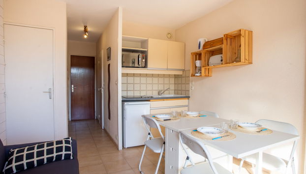 1 bedroom Apartment in Bormes-les-Mimosas with swimming pool and garden - Photo 3