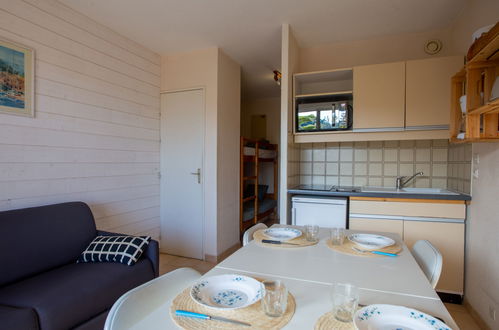 Foto 4 - Apartamento en Bormes-les-Mimosas con piscina y vistas al mar