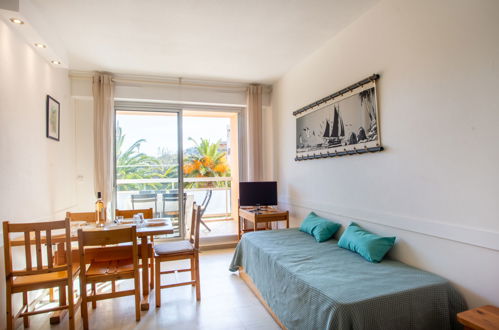 Foto 9 - Apartamento de 1 habitación en Bormes-les-Mimosas con piscina y vistas al mar