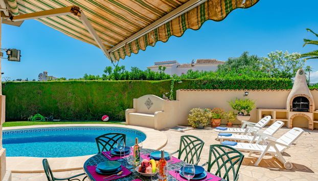 Casa de 4 habitaciones en Jávea con piscina privada y jardín - Foto 3