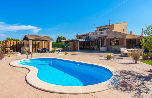 Casa de 4 quartos em Selva com piscina privada e jardim - Foto 1