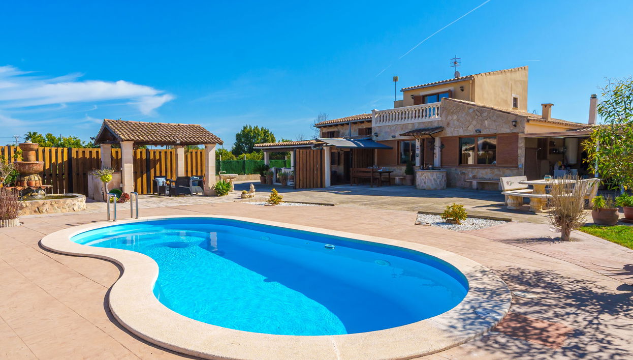 Casa de 4 quartos em Selva com piscina privada e jardim - Foto 1