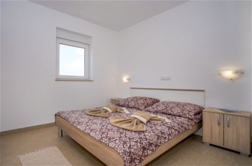 Foto 5 - Apartamento de 1 habitación en Ližnjan con jardín y terraza