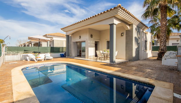 Casa de 4 quartos em Deltebre com piscina privada e jardim - Foto 2