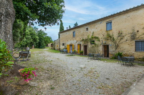 Photo 9 - 2 bedroom Apartment in Poggibonsi with swimming pool and garden