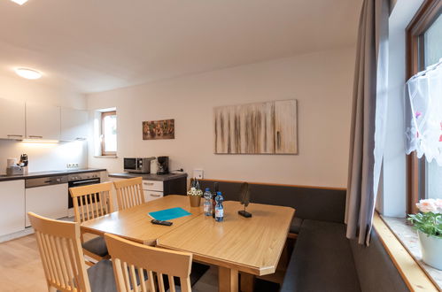 Photo 2 - 3 bedroom Apartment in Zell am See with terrace and mountain view