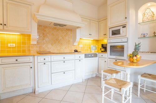 Photo 4 - 4 bedroom House in Roquebrune-sur-Argens with private pool and garden