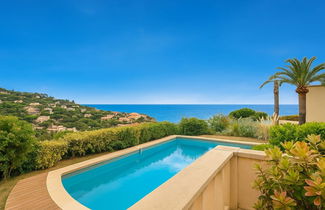 Photo 2 - Maison de 4 chambres à Roquebrune-sur-Argens avec piscine privée et jardin