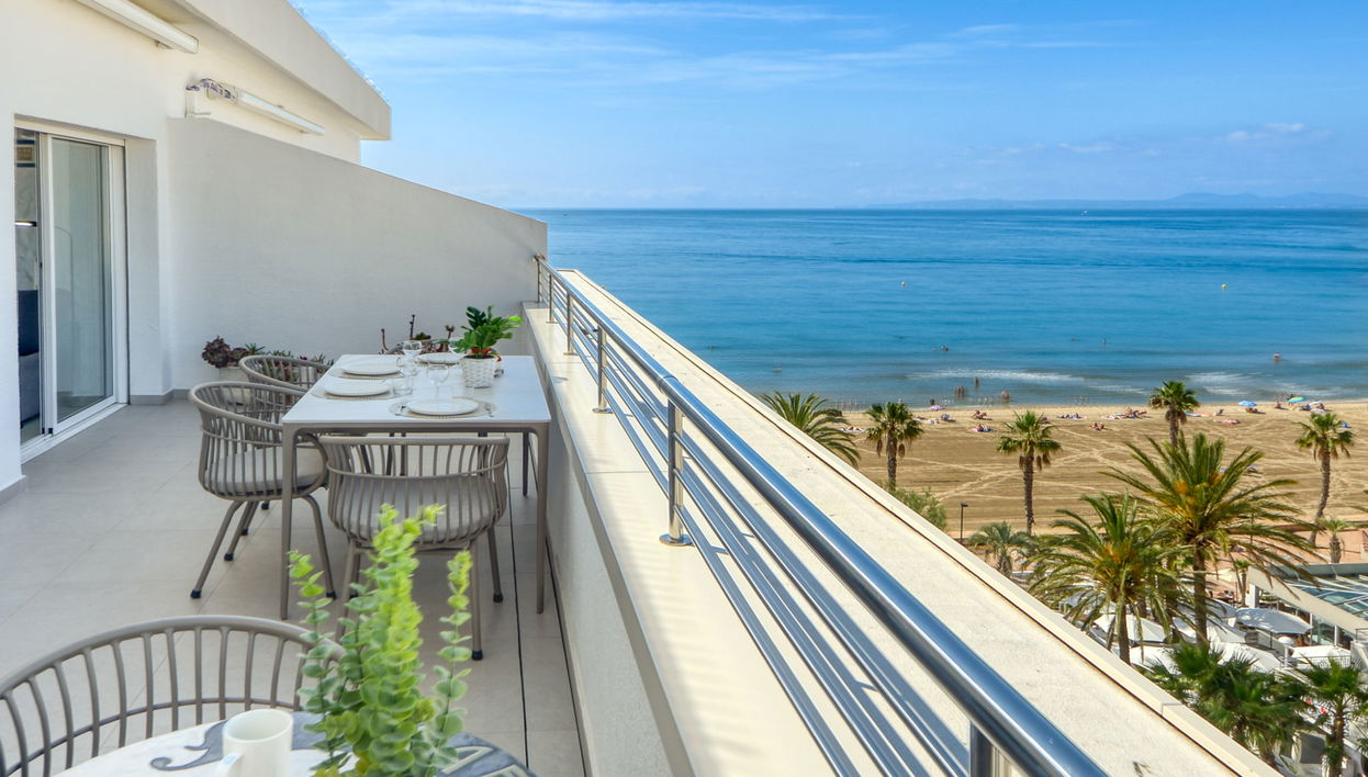 2 bedroom Apartment in Roses with swimming pool and garden - Photo 1