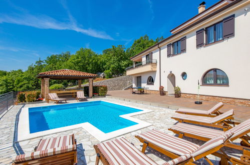 Photo 1 - Maison de 6 chambres à Kastav avec piscine privée et jardin