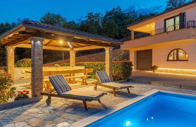 Casa de 7 quartos em Kastav com piscina privada e jardim - Foto 25