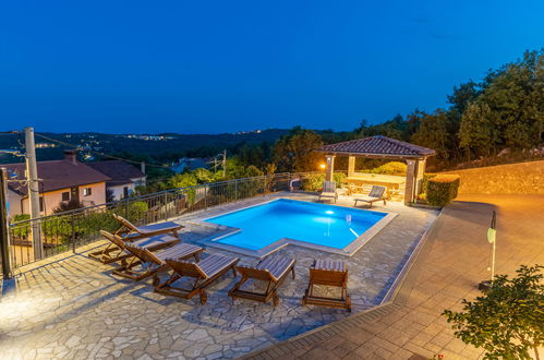 Photo 24 - Maison de 6 chambres à Kastav avec piscine privée et vues à la mer