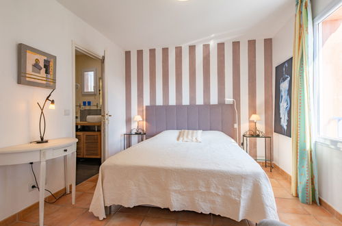 Foto 14 - Casa con 3 camere da letto a Roquebrune-sur-Argens con piscina e giardino