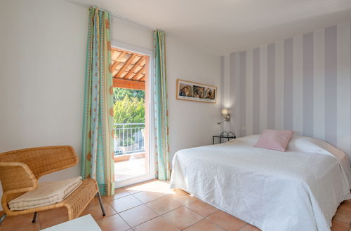Foto 9 - Casa con 3 camere da letto a Roquebrune-sur-Argens con piscina e giardino