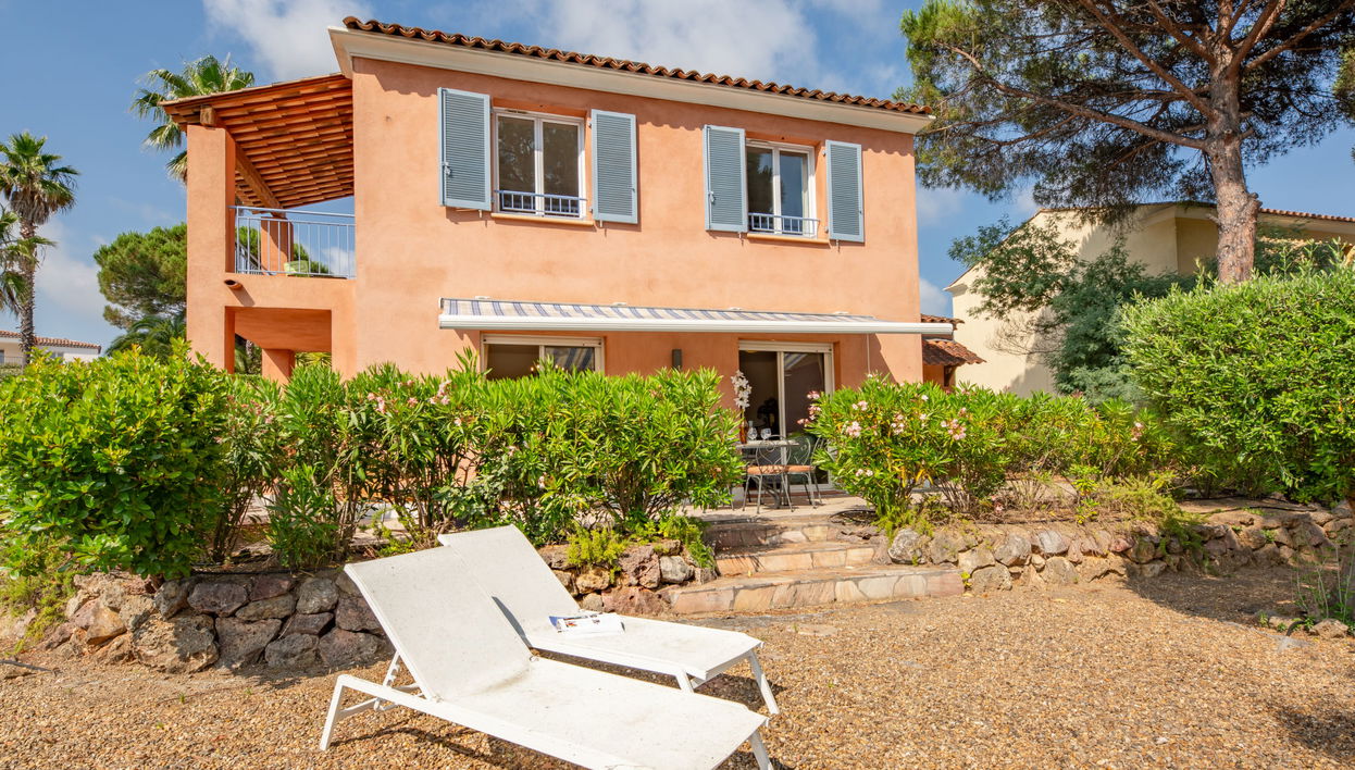 Casa de 4 quartos em Roquebrune-sur-Argens com piscina e jardim - Foto 1
