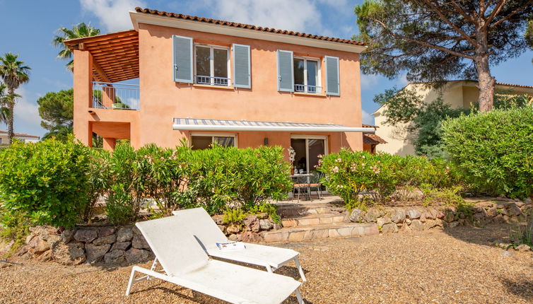 Foto 1 - Casa con 3 camere da letto a Roquebrune-sur-Argens con piscina e giardino