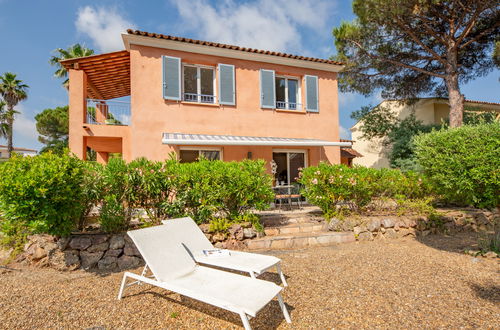 Foto 1 - Casa con 3 camere da letto a Roquebrune-sur-Argens con piscina e giardino