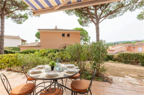 Foto 16 - Casa de 3 habitaciones en Roquebrune-sur-Argens con piscina y vistas al mar