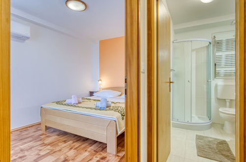 Photo 14 - 1 bedroom Apartment in Opatija with garden and terrace