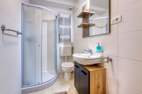 Photo 15 - 1 bedroom Apartment in Opatija with garden and terrace