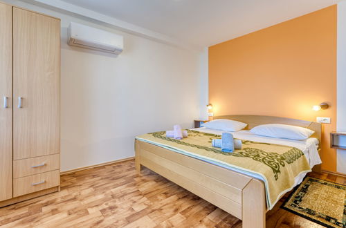 Photo 5 - 1 bedroom Apartment in Opatija with garden and terrace