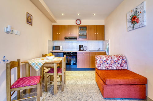 Photo 8 - 1 bedroom Apartment in Opatija with garden and terrace