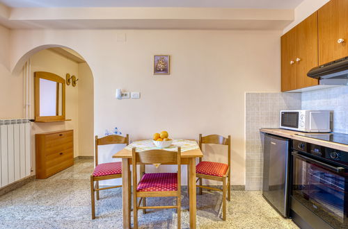 Photo 9 - 1 bedroom Apartment in Opatija with garden and terrace